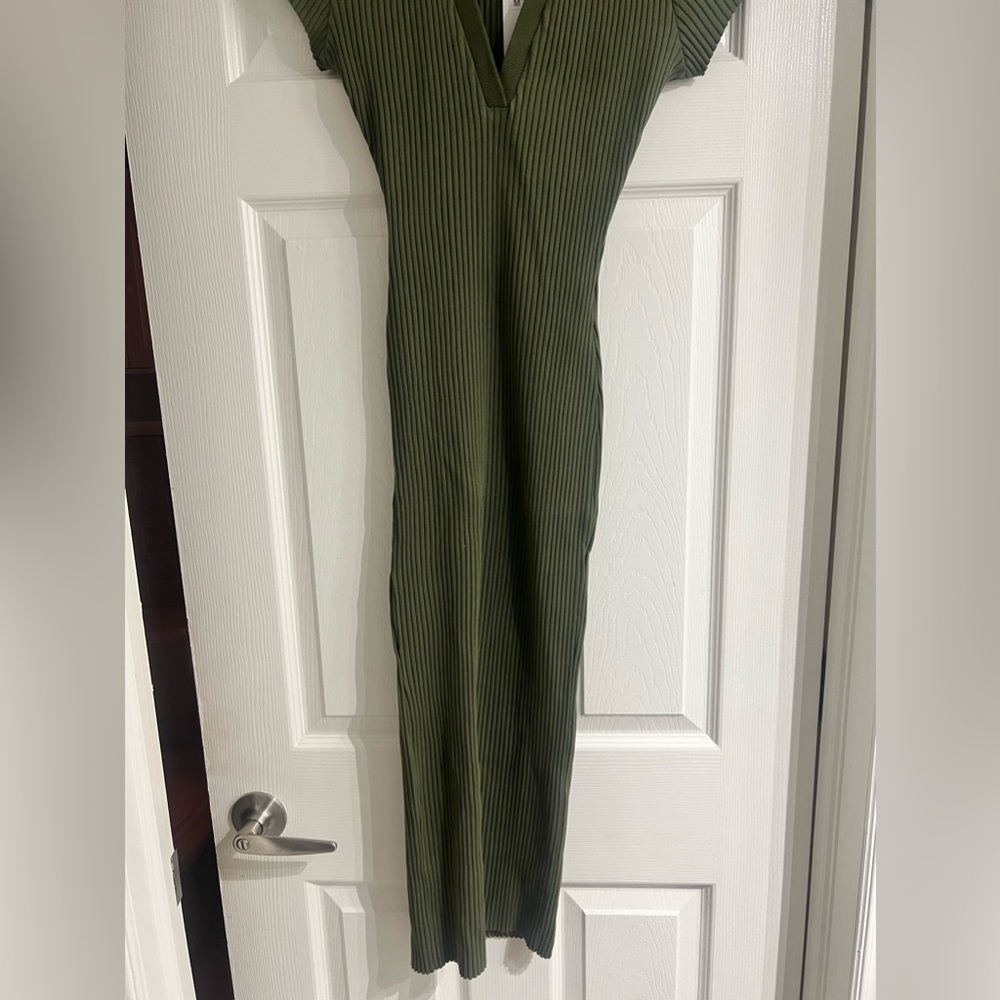 Green Ribbed Knit Dress - Picture 4 of 5